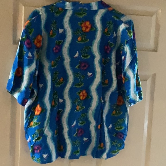 Hawaiian shirt - Picture 4 of 4